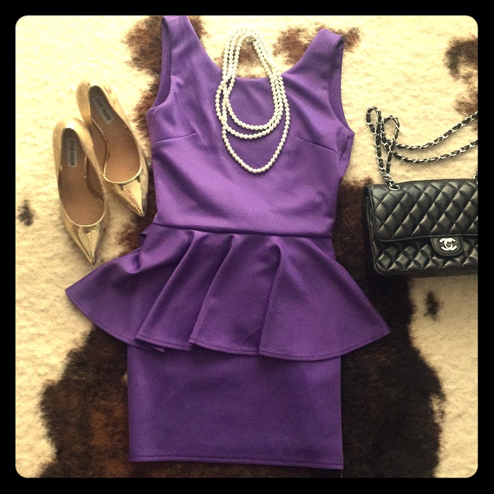 3/$25✨ Purple deep v shape back
